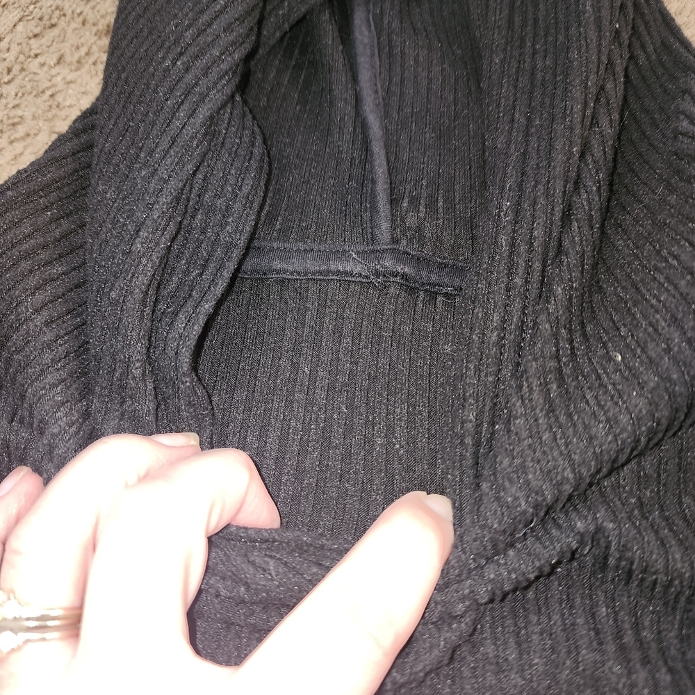 2 ALO Yoga Women's Black Ribbed Hoodies - Picture 7 of 7